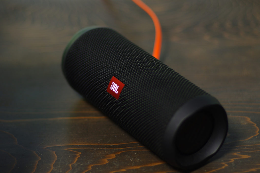 気軽に迫力サウンド「JBL FLIP4 / FLIP5 / FLIP6を比較 Bluetoothワイヤレス・スピーカー | 32ARTS