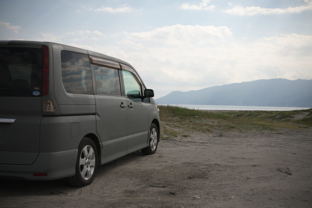 海辺の日産セレナをタカラ塗料で全塗装｜車塗装