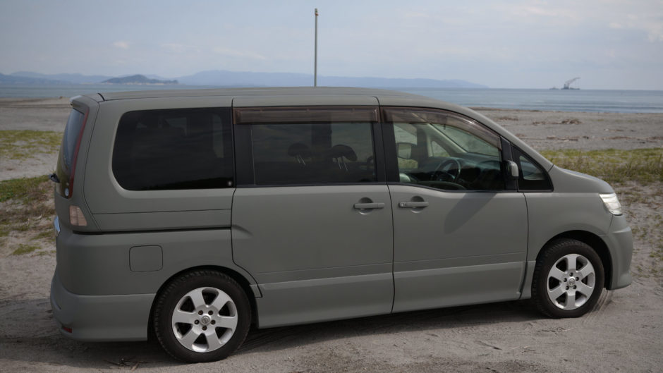 セレナをDIY全塗装後のサイドアングル　｜車塗装