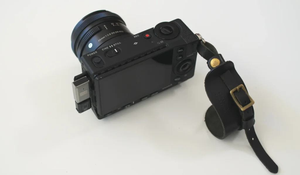 sigma fpとスティック型極小SSDのCINEMA DNG(RAW)動画撮影ミニマルセットアップ