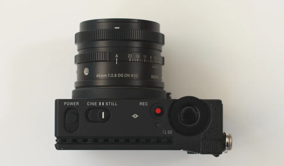 sigma fp フルサイズ ミラーレス一眼