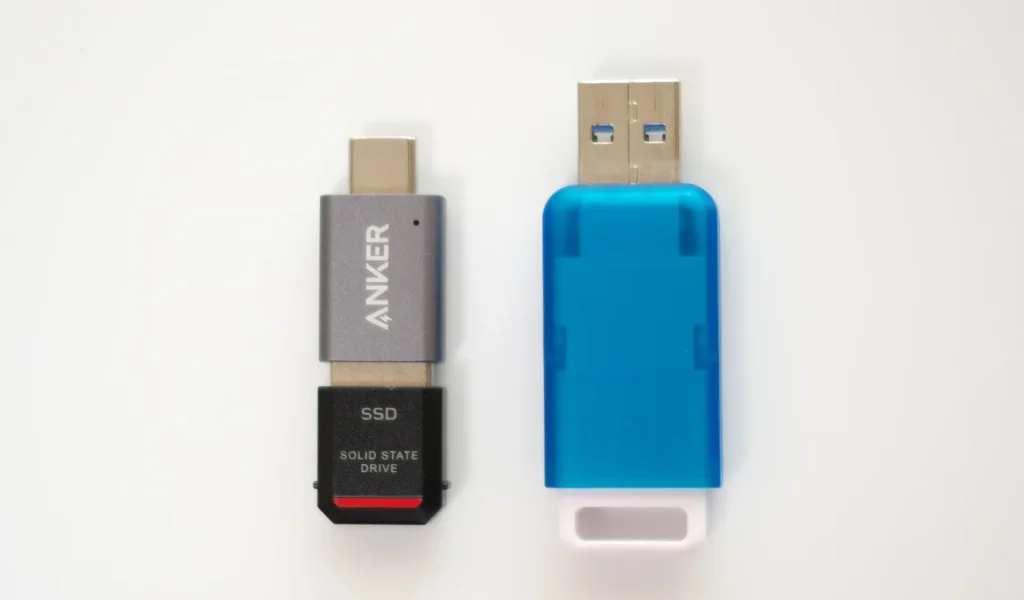 USBフラッシュメモリ vs Anker USB-C & USB 3.0 変換アダプタとバッファロー SSD-PSTU3A/Nシリーズ 1TB 500GB 256GBのサイズ感の違い