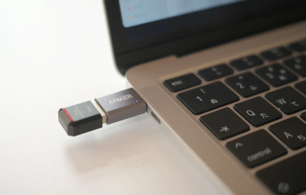 MacBook Air M1 にAnker USB-C & USB 3.0 変換アダプタとバッファロー SSD-PSTU3A/Nシリーズ 1TB 500GB 256GBを挿した場合