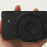 シグマ sigma fp フルサイズ ミラーレス一眼
